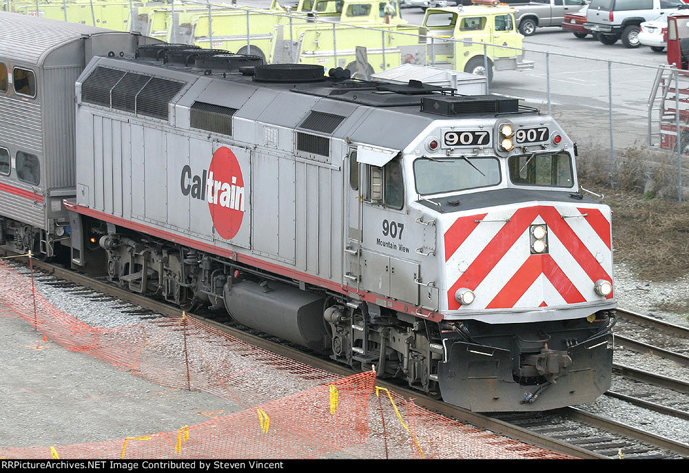 Caltrain F40PH-2 JPBX #907